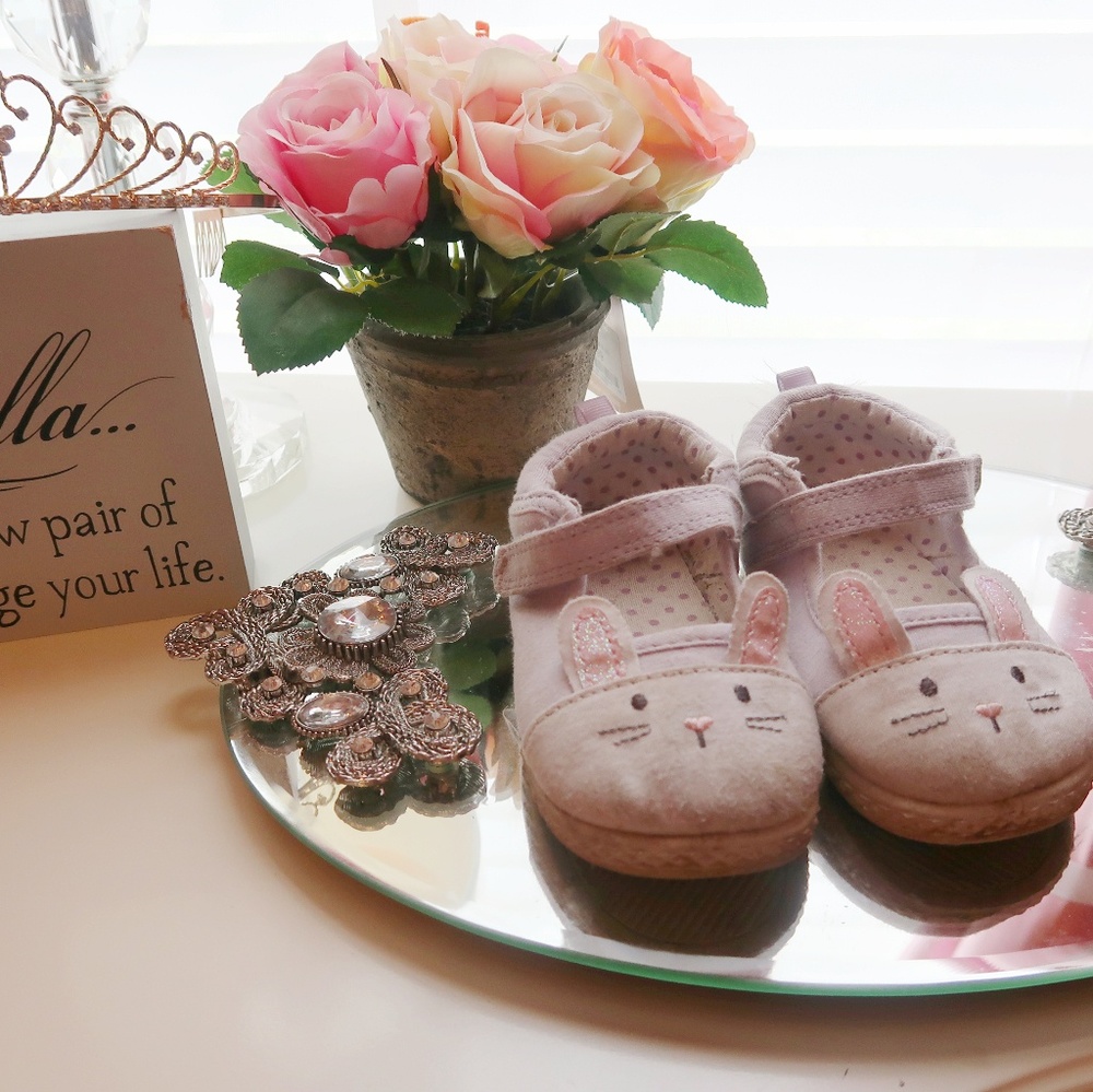 Adorable bunny shoes 🌹